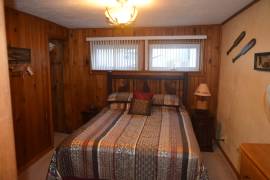 Bass Lake Lodge - Room #2 - Queen Bedroom