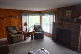 Bass Lake Lodge - Living room overlooking Bass Lake