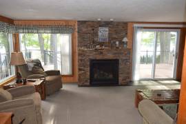 Bass Lake Lodge - Living room overlooking Bass Lake